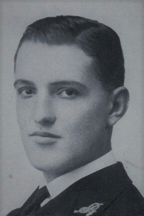 Capitano_di_Korvetta_Gianfranco_Gazzana-Priaroggia_(1912-1943).jpg