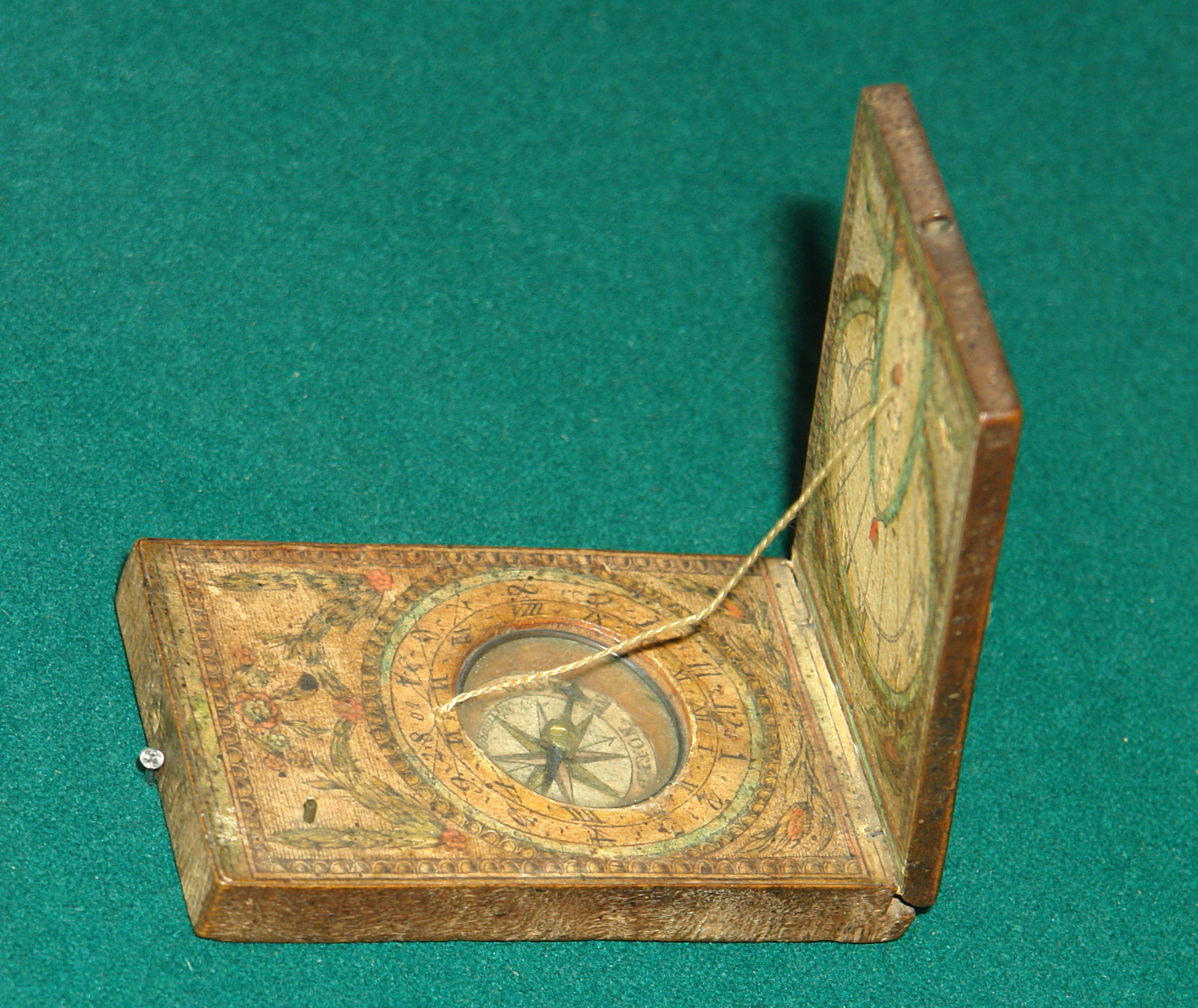 Самый старый прибор. Компас Шэнь Гуа. Китайский компас 11 века. Ученый Шэнь Гуа. Компас 13 века в Китае.
