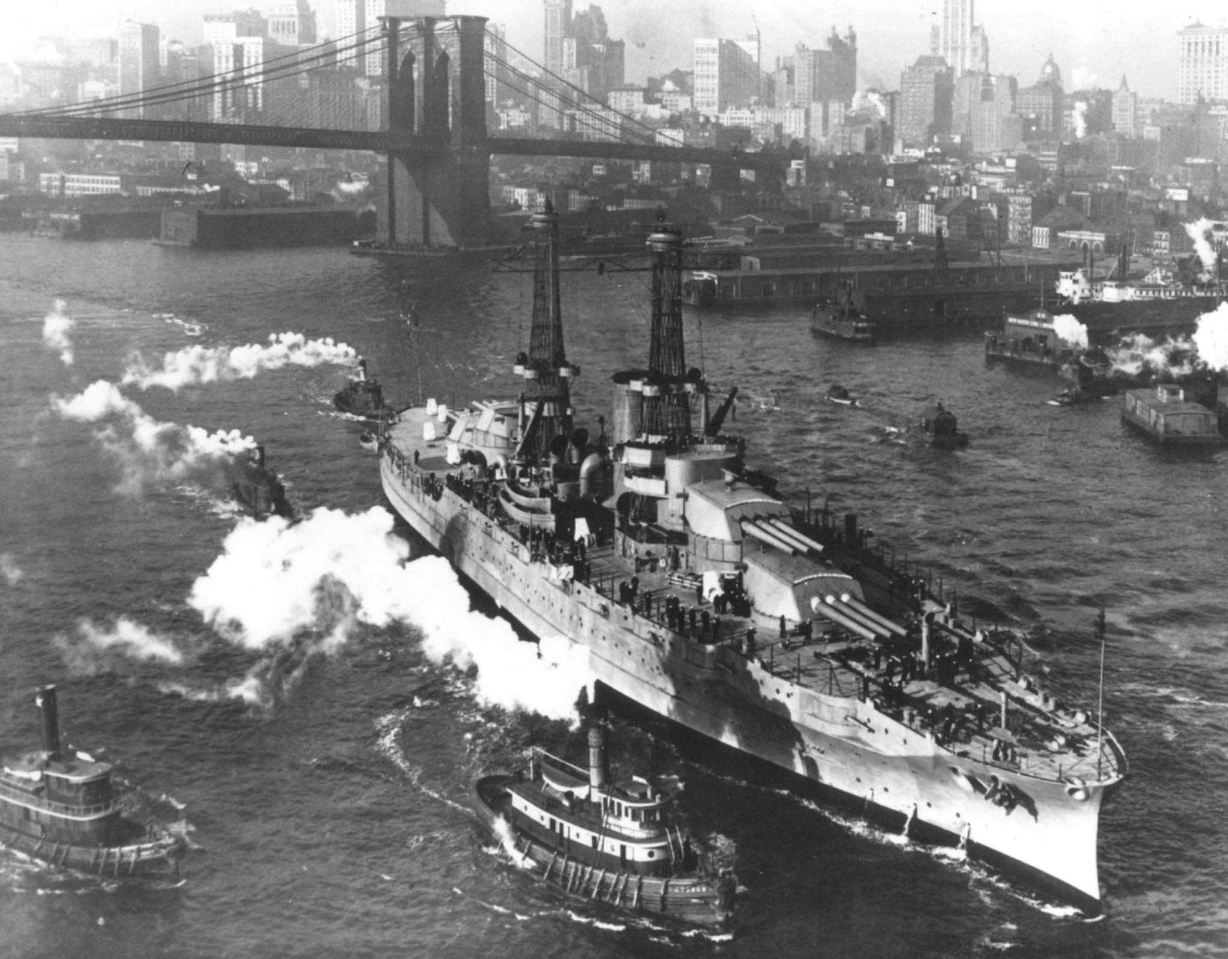 Аризона корабль. Линкор USS Arizona. Корабль Аризона Перл Харбор. Перл Харбор 1941 линкор Аризона. Мемориал линкора «Аризона».