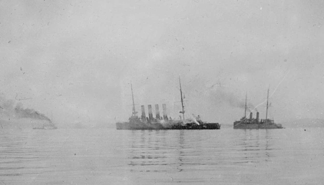 Крейсер Варяг Чемульпо. Крейсер Варяг бой у Чемульпо 27 января 1904 года. Канонерская лодка кореец 1904. Крейсер Варяг и Канонерская лодка кореец.
