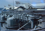 127-мм_АУ_Мк-42_по_бортам_USS_FORRESTAL.jpg