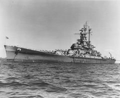 USS_Massachusetts_22_января_1946_(4).jpg