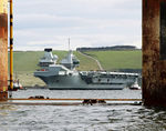 HMS_QUEEN_ELIZABETH_enters_Invergordon-4.jpg