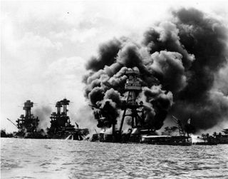 Нападение на Пёрл-Харбор — нападение японской палубной авиации на  американские военно-морскую и воздушные базы.