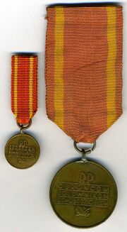 Medal_za_Warszawe_6.jpg