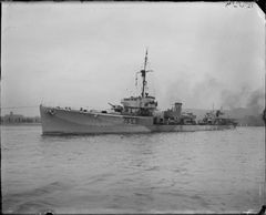 HMS_Saladin_(1919).jpg