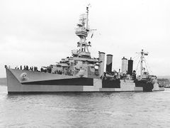 USS_Richmond_-28CL-9-29_port_side_June_1944.jpg