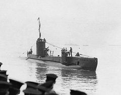 HMS_Umbra_(P35).jpg