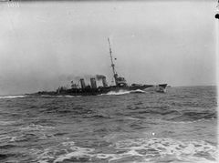 HMS_Arethusa_(1913).jpg