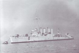 HMS_Mansfield_(ex-USS_Evans,_DD-78)_tied-up_to_buoy_May-June_1941.jpg