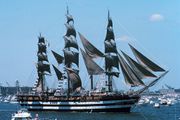 Amerigo_vespucci_1976_nyc_aufgetakelt.jpg