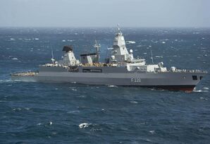 German_frigate_Hamburg_(F220).jpg