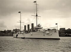 24-10233753-hms-fylgia-pansarskepp.jpg