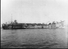 USS_LST(H)-118.jpg