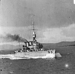HMS_Chester_(1915).jpg