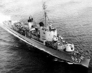 USS_Robert_A._Owens_-28DDE-827-29_underway_c1957.jpg