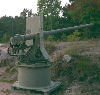 57mm_48cal_Nordenfelt_Krepost_Sveaborg_1999.jpg