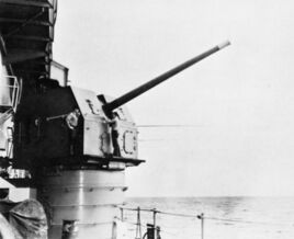 127mm_L54_gun_on_USS_Midway_(CVA-41)_c1964.jpg