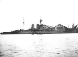 HMS_Queen_Elizabeth_03_1915.jpg