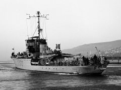 Urania_F570.jpg