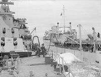 HMS_JAMAICA_дозаправка_с_танкера_(Северная_Атлантика,_сентябрь_1944)_7.jpg