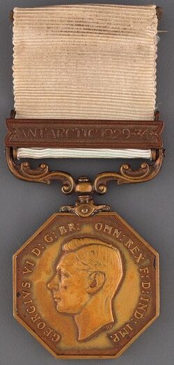 The_Polar_Medal_6.jpg