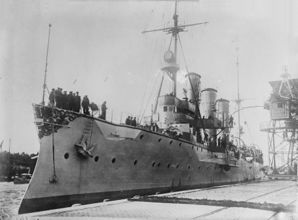 SMS_Königsberg_German_cruiser_1.jpg
