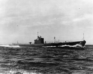 USS_Salmon_(SS-182),_1938.jpg