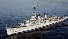 USS_Erben_(DD-631)_underway_the_1950s.jpg