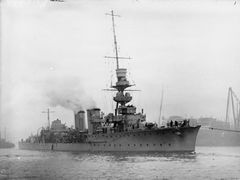 HMS_Centaur_(1916).jpg