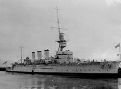 HMAS_Adelaide_(1918).jpg