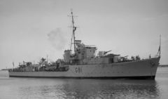 HMS_Quiberon_(1942).jpg