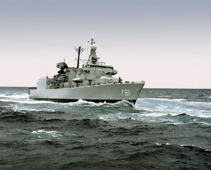 HNLMS_Piet_Hein_(F811).jpg