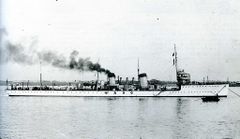 IJN_Urakaze_(1915).jpeg