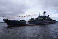 Ship_775_BDK55_031_2008_07_27_Arkhangelsk_parade.jpg