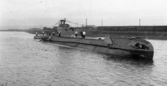 HMS_Tapir_(P335).jpg
