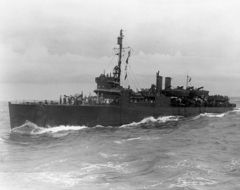 USS_McKean_(APD-5)_en_route_to_Guadalcanal_in_August_1942.jpg