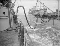 HMS_JAMAICA_дозаправка_с_танкера_(Северная_Атлантика,_сентябрь_1944)_3.jpg